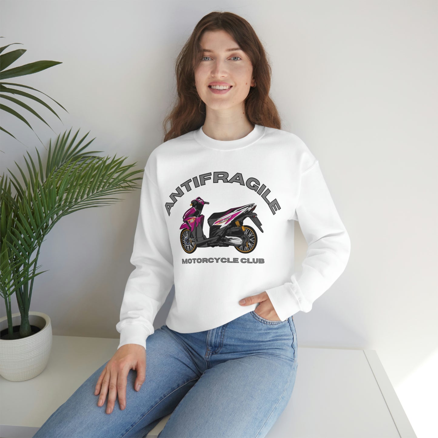 Antifragile Crewneck | LESSERAFIM